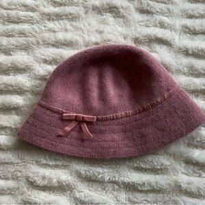gap pink sweater bucket hat